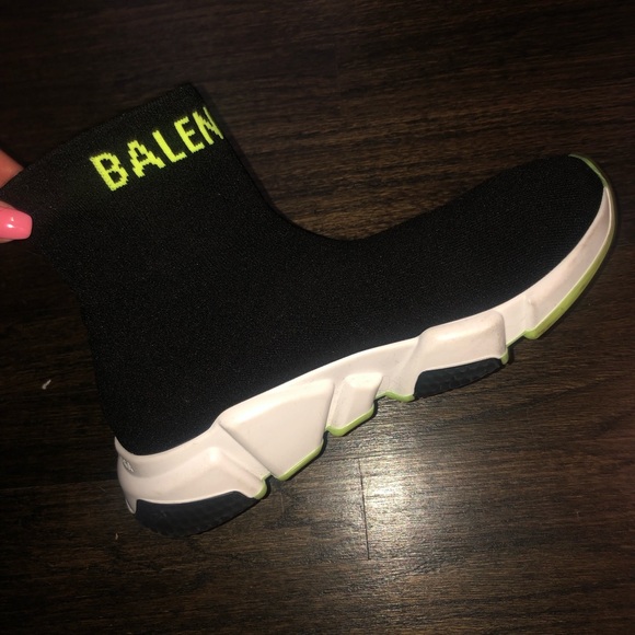 BALENCIAGA FOR SALE ****** AUTHENTIC Size 8 - Picture 1 of 7